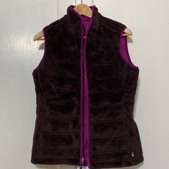 The North Face Women’s Insulated Reversible Vest - Picture 3 of 7